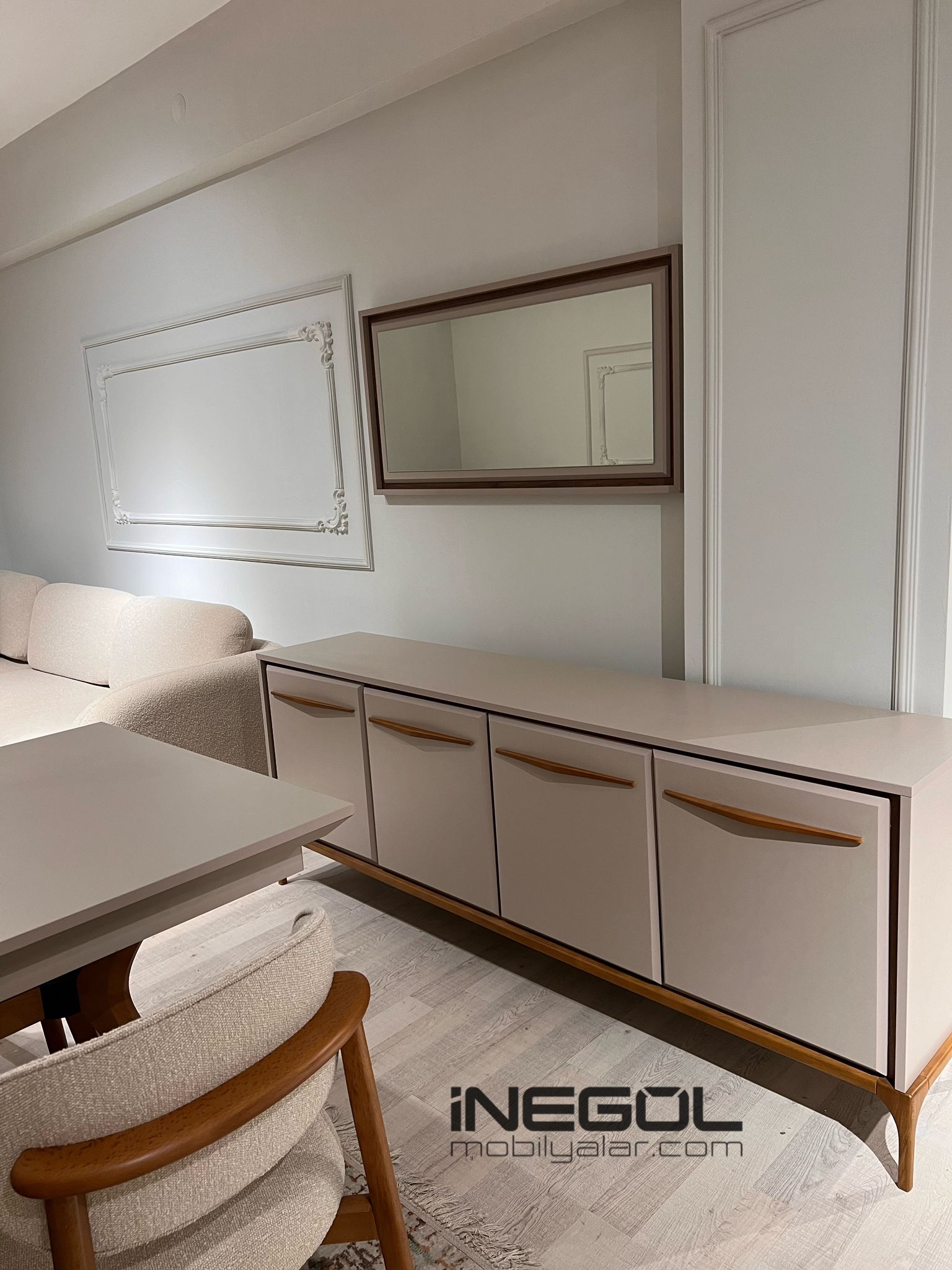 Kumsal Yemek Odası Takımı