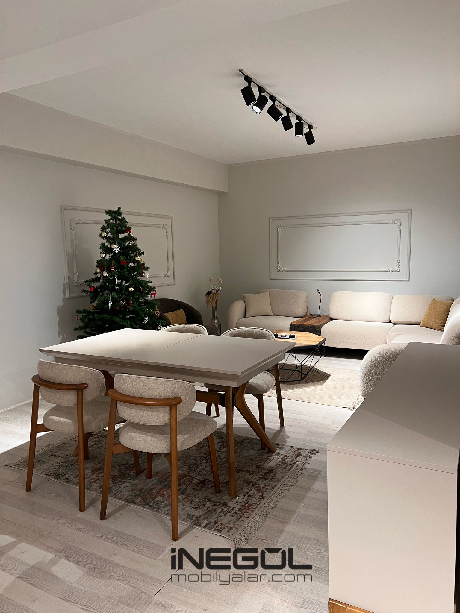 Kumsal Yemek Odası Takımı