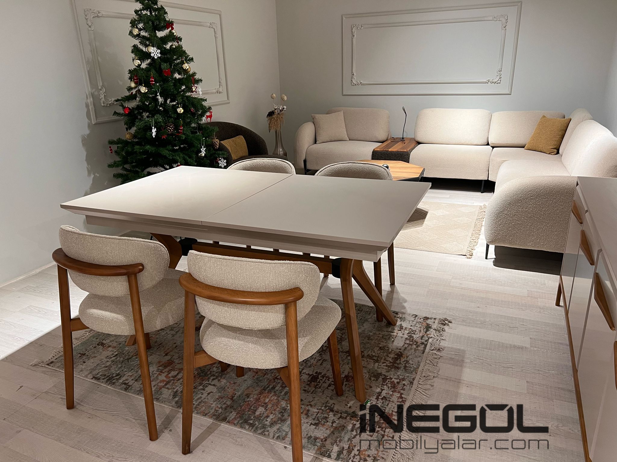 Kumsal Yemek Odası Takımı